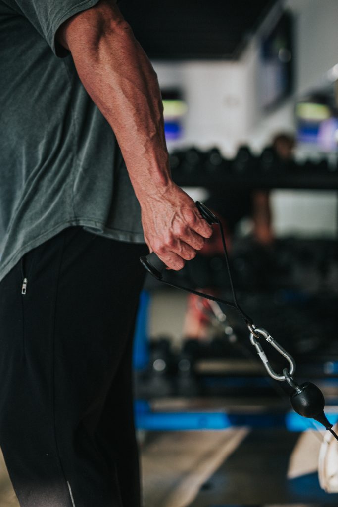 Les squats peuvent-ils aggraver les hémorroïdes ? Ce que vous devez savoir